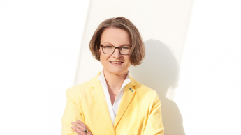 Portraitbild von Ministerin Ina Scharrenbach